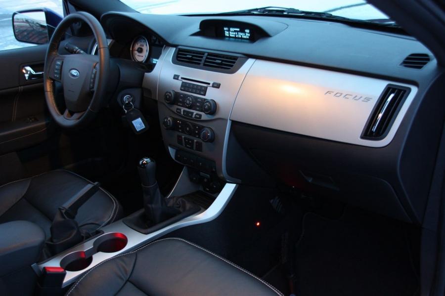  Ford Focus SES Coupe 2009 года  (фото 28 из 39)